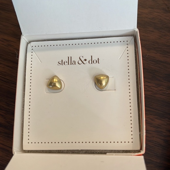 Zariah Gold Stella & Dot Earrings - e464g - Picture 2 of 2